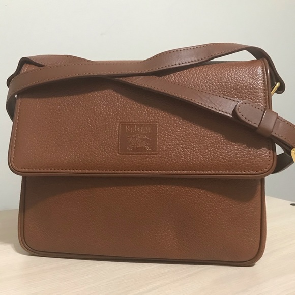 SEND me an offer
Burberrys of London 🌹Price⬇️⬇️⬇️ - Picture 1 of 13